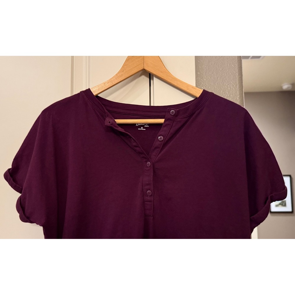 Women's Duluth Trading Co. Short Sleeve Casual Maroon/Plum Medium Henley T-Shirt - Picture 2 of 6